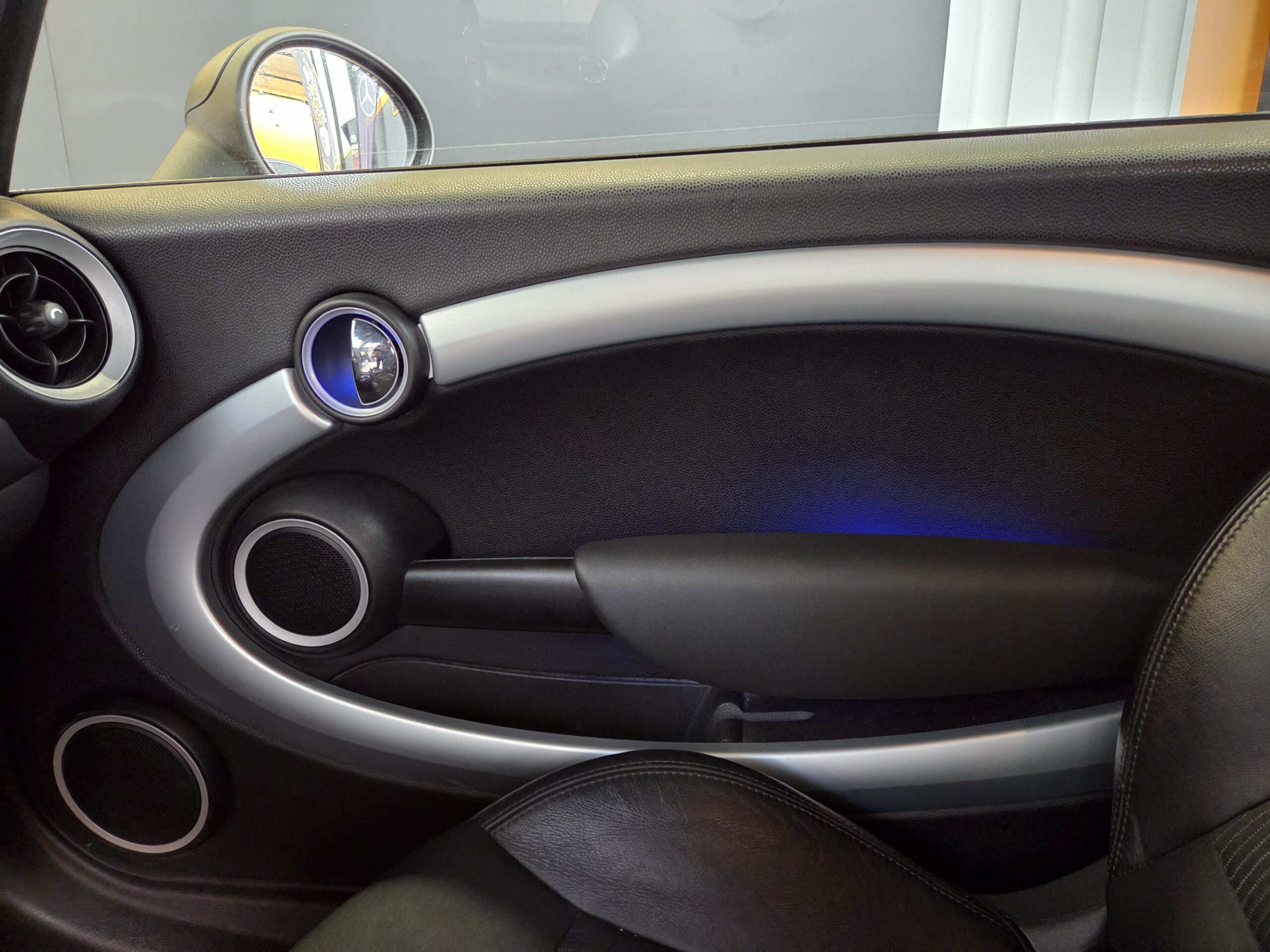 MINI ONE - Imagen 13